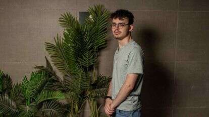 חנניה בן-שמעון.