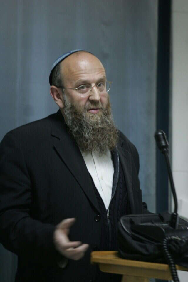 הרב שג"ר. | מרים צחי