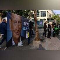 צירף את הנציגות הדתית לקואליציה העירונית. שלטי הבחירות של ראש עיריית תל־אביב, רון חולדאי. | תומר נויברג, פלאש 90