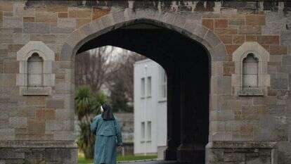 מנזרי מגדלנה שימשו בתי מחסה לנערות ולאלה שהתעללו בהן. אתר "מגדלנה" לשעבר בדבלין. | גטי אימג'ס