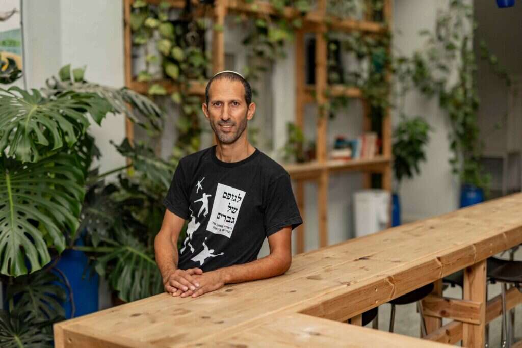 אייל עוגן. | נעמה שטרן