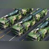 מעלים הילוך. טילים בליסטיים תוצרת סין. | גטי אימג'ס