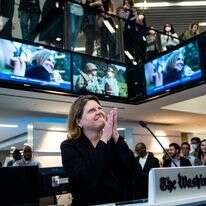 הגיעה מ-AP ולא הצליחה להציל את העיתון. סאלי באזבי. | גטי אימג'ס