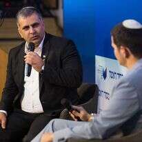 השר אופיר סופר בוועידת המרכז האקדמי לב ומקור ראשון. | לירון מולדובן