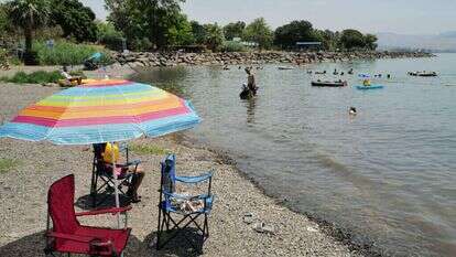 מתרחצים בכנרת בחודש יוני. | מיכאל גלעדי, פלאש 90 מתרחצים בכנרת בחודש יוני. | מיכאל גלעדי, פלאש 90