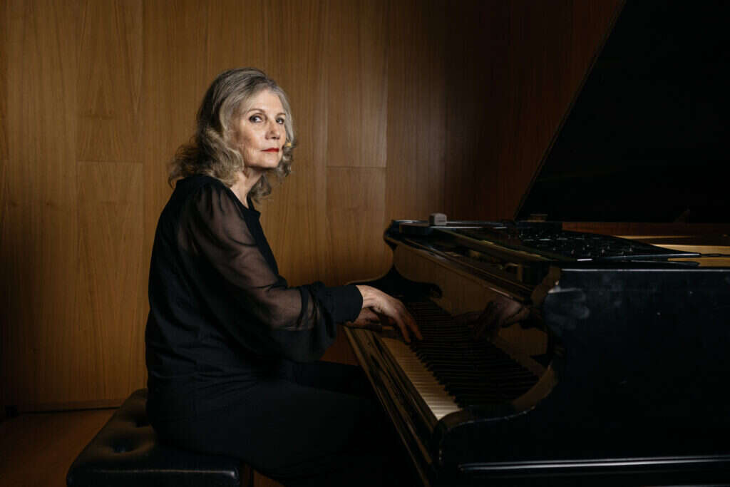 מונה גולבק. | אבישג שאר־ישוב מונה גולבק. | אבישג שאר־ישוב