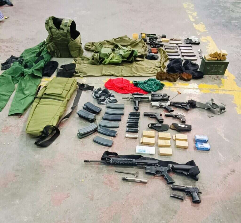 אמצעי לחימה שאותרו בכפר עקב. דובר צה"ל אמצעי לחימה שאותרו בכפר עקב. דובר צה"ל