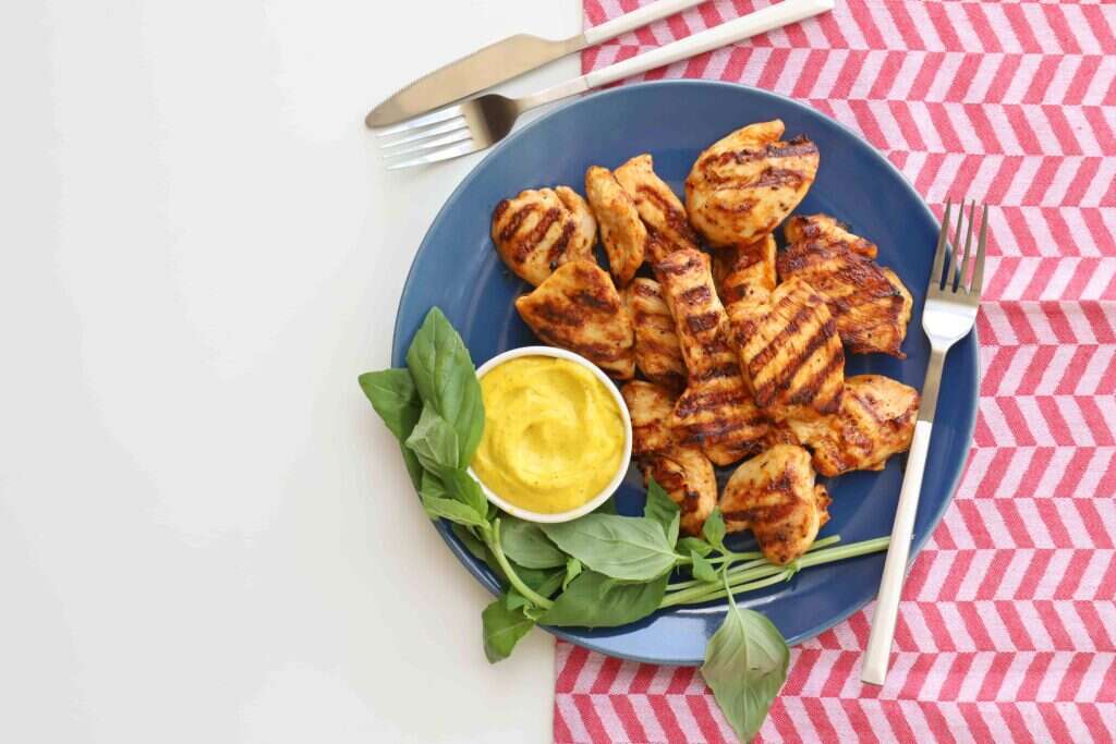 חזה עוף במחבת או בנינג׳ה גריל. | אפרת ליכטנשטט