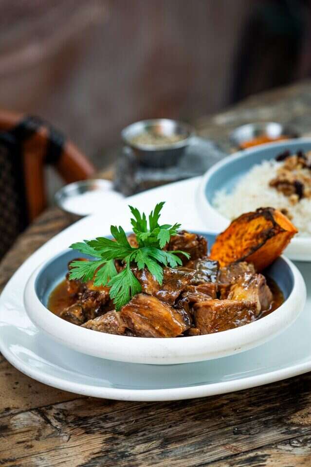 רג'ינה. | גליה אבירם