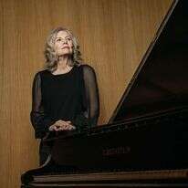 מונה גולבק. | אבישג שאר־ישוב