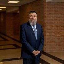 השר יואב בן־צור. | נעמה שטרן