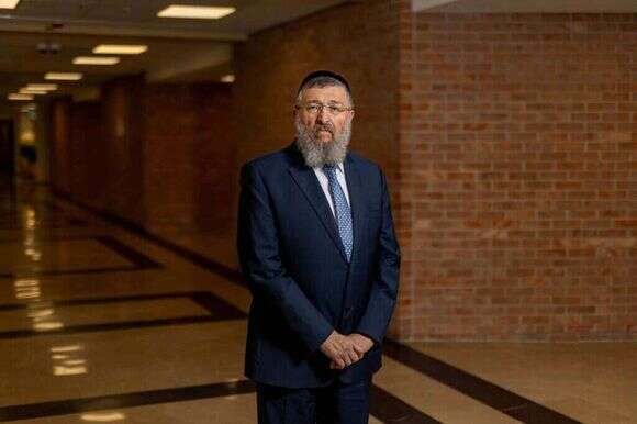 השר יואב בן־צור. | נעמה שטרן השר יואב בן־צור. | נעמה שטרן