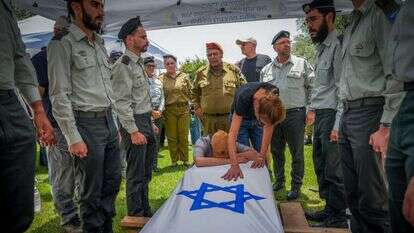 הלוויתו של סרן איליי אלישע לוגסי ז"ל. | אייל מרגולין, פלאש 90