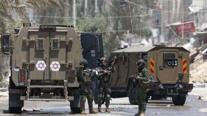 כוחות צה"ל במחנה הפליטים נור שמס בטולכרם. | EPA