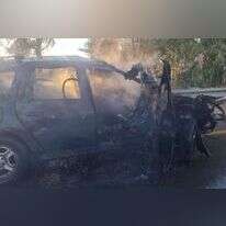 רכבם של בני הזוג נועה וניר ברנס הי"ד, לאחר שספג פגיעה ישירה מטיל חיזבאללה. | דוברות המשטרה