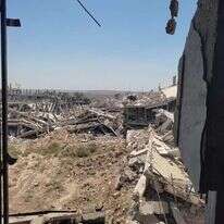 הריסות שג'אעיה. ברקע: קיבוץ נחל־עוז. | אביגיל זית