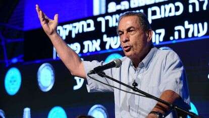 גדעון לוי. | תומר נאומברג - פאלש 90