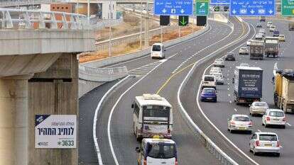 כביש 1, סמוך למחלף בן גוריון. | יוסי זליגר, פלאש 90