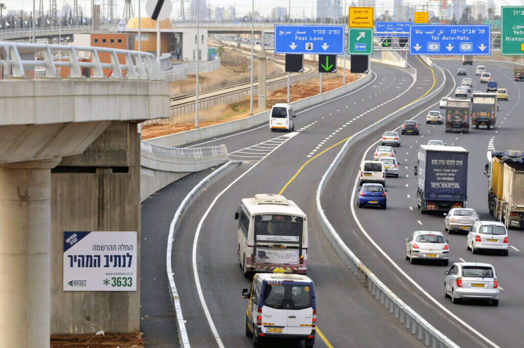 כביש 1, סמוך למחלף בן גוריון. | יוסי זליגר, פלאש 90