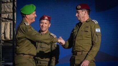 משמאל: אלוף יהודה פוקס, מחליפו אלוף אבי בלוט והרמטכ"ל הרצי הלוי, בטקס חילופי מפקד פיקוד המרכז, השבוע. | אורן בן־חקון, פלאש 90