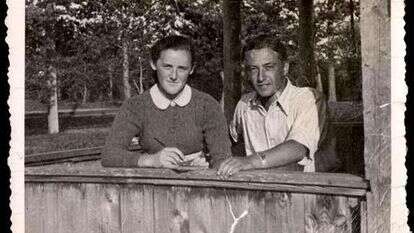 התצלום של יעקב נוח לב וחברתו לוסיה פיינשטוק. | יד ושם