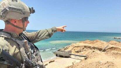 דוקטורט במלחמה. אל"מ יאיר צוקרמן בחוף רפיח. | חגי סגל