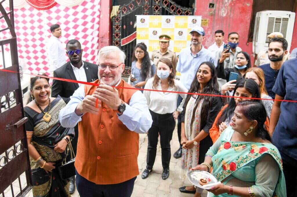 השגריר גילאון בחנוכת מיזם להעצמת נשים בהודו, ספטמבר 2022. | משרד החוץ