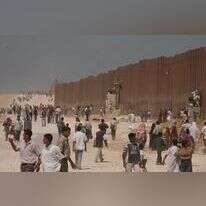 פלסטינים בציר פילדלפי, ספטמבר 2005, זמן קצר לאחר ההתנתקות. | יוסי זמיר, פלאש 90