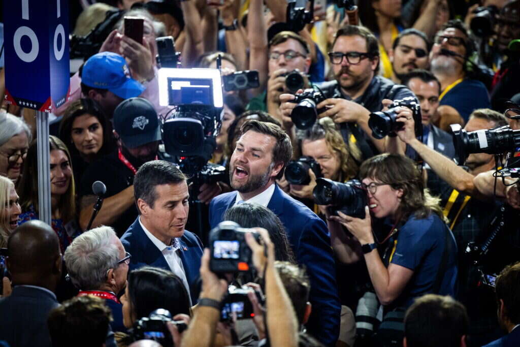 ואנס מוקף בצלמים אמש. | EPA