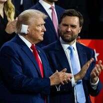 ג'יי.די. ואנס עם דולנד טראמפ. | EPA