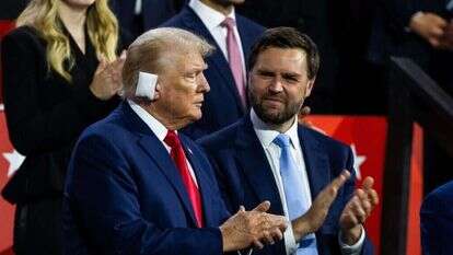 ג'יי.די. ואנס עם דולנד טראמפ. | EPA