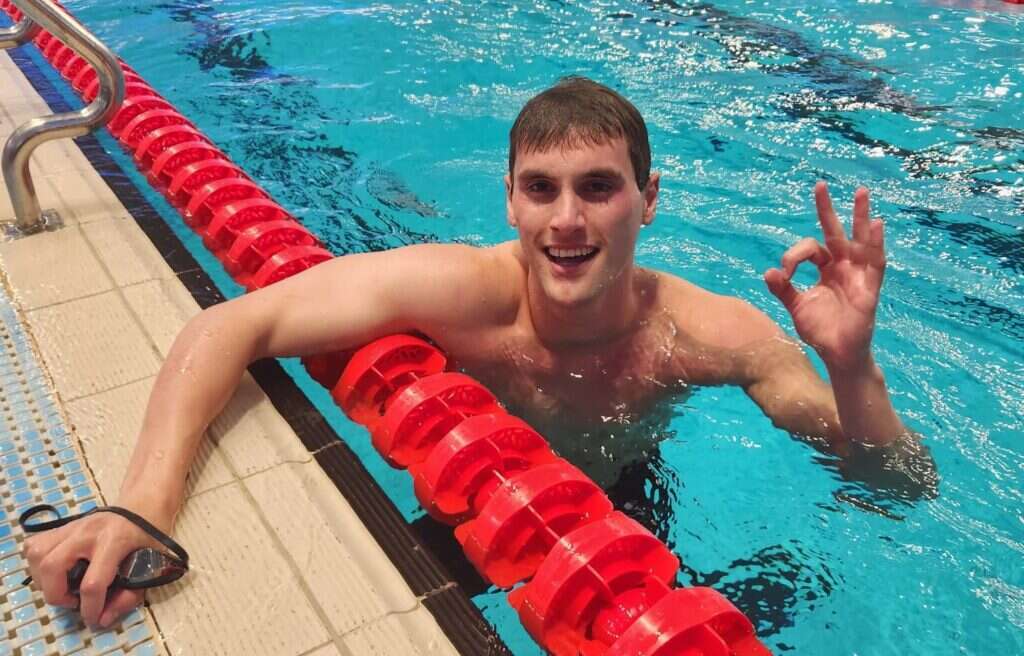 אדם מרעאנה. | סימונה קסטרווילארי, איגוד השחייה