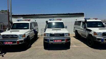 אמבולנסים ממוגני ירי בשירות המשטרה. | Israel friends