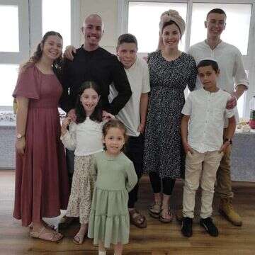 איתן מור ומשפחתו. | באדיבות המשפחה