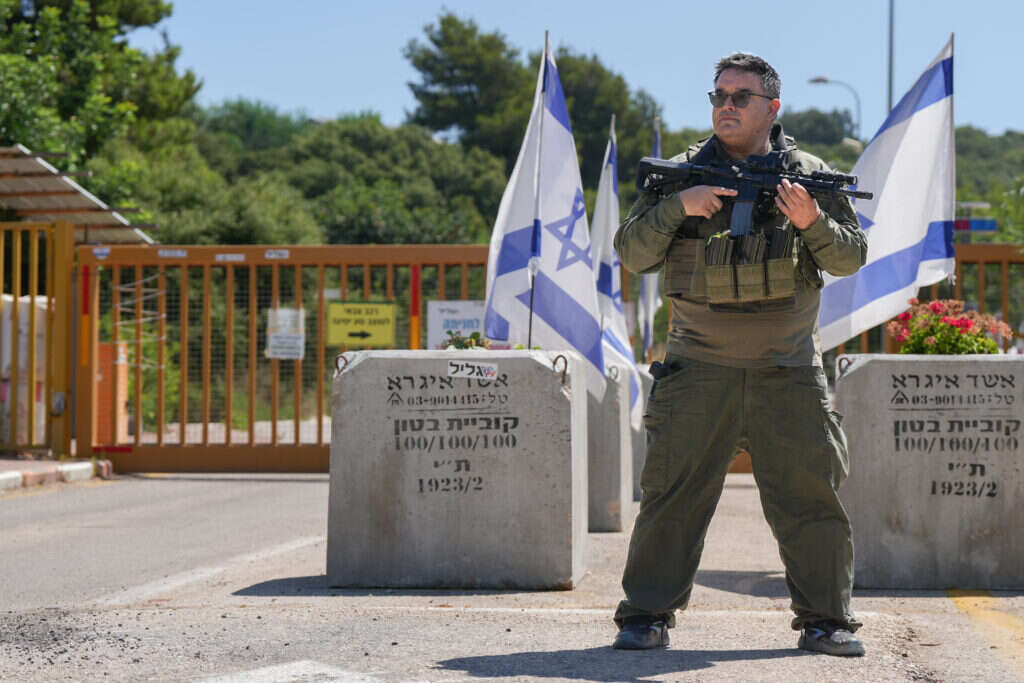 ח״כ מיכאל ביטון בחניתה. | אייל מרגולין - ג׳יני.