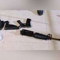 נשק שנתפס אצל חוליית ביר זית. | דוברות שב"כ