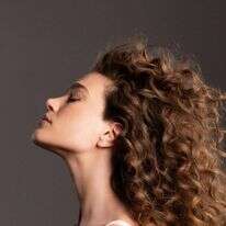 תלתלים לאילן מרגלית. | שי יחזקאל תלתלים לאילן מרגלית. | שי יחזקאל