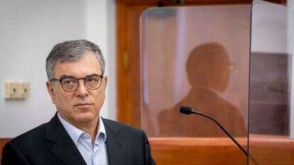 שלמה פילבר, לשעבר מנכ"ל משרד התקשורת בדיון נגד נתניהו, יוני 2022. | אוליבר פיטוסי - פלאש 90 שלמה פילבר, לשעבר מנכ"ל משרד התקשורת בדיון נגד נתניהו, יוני 2022. | אוליבר פיטוסי - פלאש 90