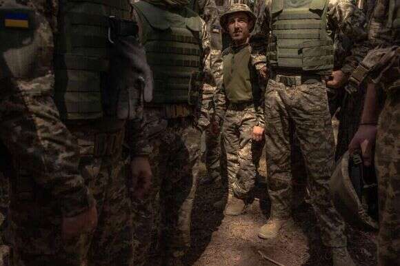 אסירים אוקראינים שהצטרפו לחטיבת התקיפה ה-92 של צבא אוקראינה. | AFP אסירים אוקראינים שהצטרפו לחטיבת התקיפה ה-92 של צבא אוקראינה. | AFP