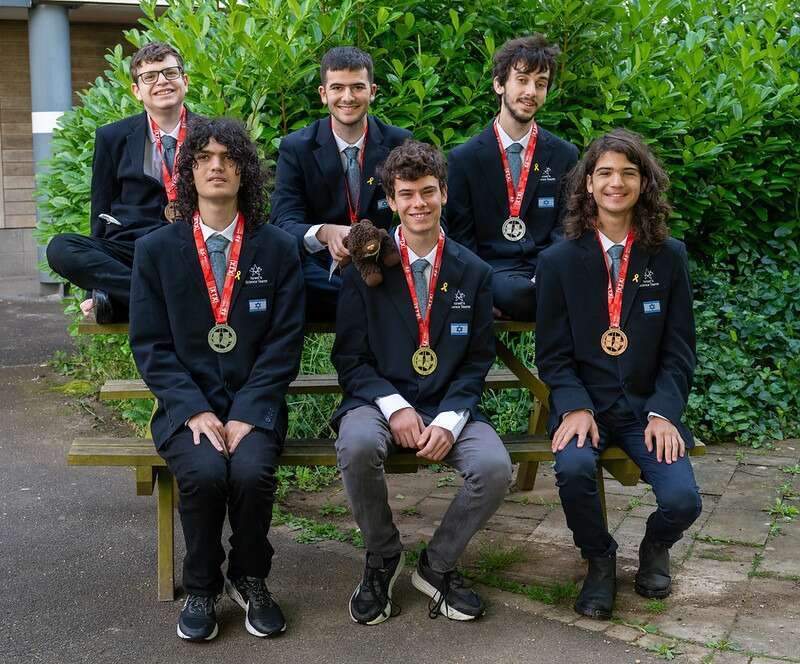 חברי נבחרת ישראל במתמטיקה ופיזיקה. | משרד החינוך ומרכז מדעני העתיד