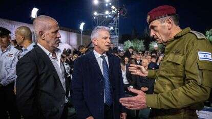 הרמטכ"ל הרצי הלוי, ראש השב"כ רונן בר וראש המוסד דדי ברנע, בטקס יום השואה האחרון. | חיים גולדברג, פלאש 90