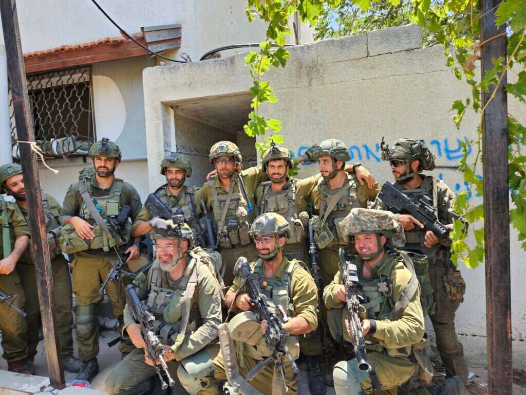 לוחמי חטיבת אלכסנדרוני במסדרון נצרים. | ישי אלמקייס