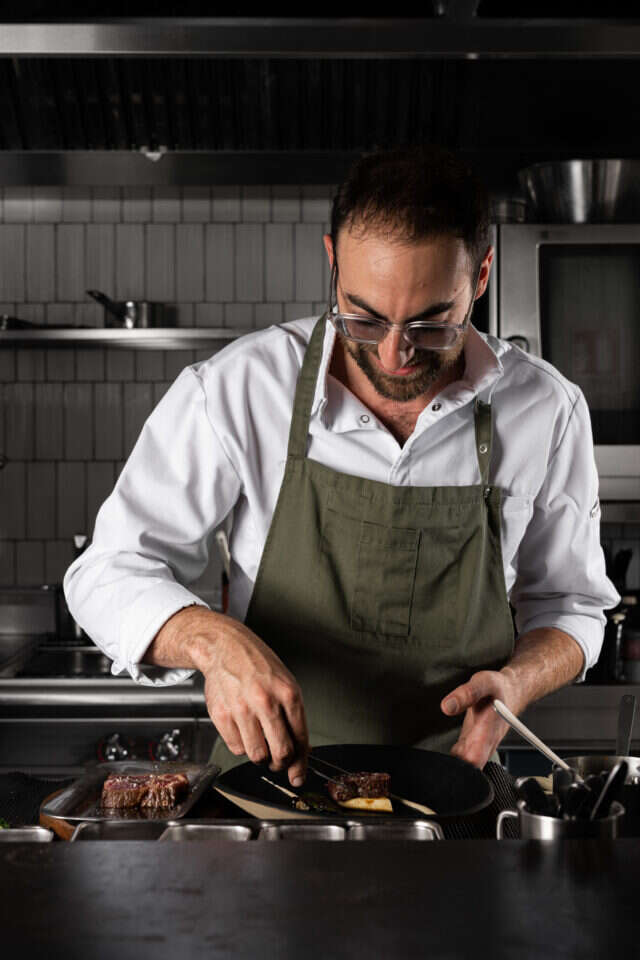 "עדיין לא כיף ולא שמח". שף מתן זקן. | Guillaume Savary