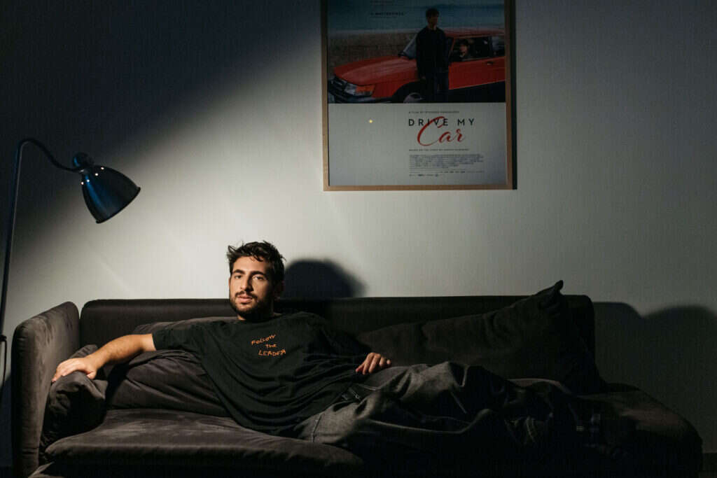 אדם. | אבישג שאר-ישוב