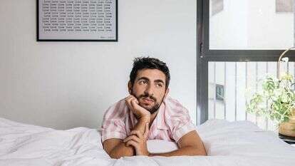 אדם. | אבישג שאר-ישוב