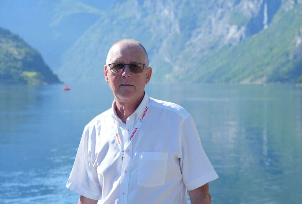 גייר ג'ורבה על רקע גיירנגר פיורד. | Olivier FENIET / AFP