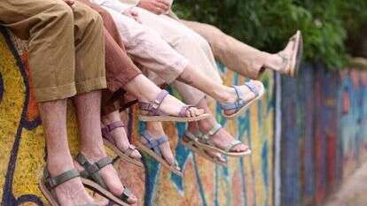 סנדל שורש אורבני חדש 2024 – דגם נבדה לנשים ולגברים. | יוסי גמזו לטובה