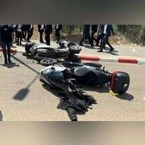 אופנועי משטרה שניזוקו בהפגנה נגד גיוס חרדים בבקו"ם. | דוברות המשטרה