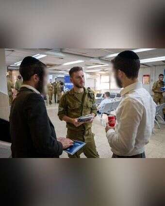 צעירים חרדים בלשכת הגיוס. | דובר צה"ל