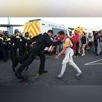 מהומות נגד מהגרים בבריטניה | AFP מהומות נגד מהגרים בבריטניה | AFP